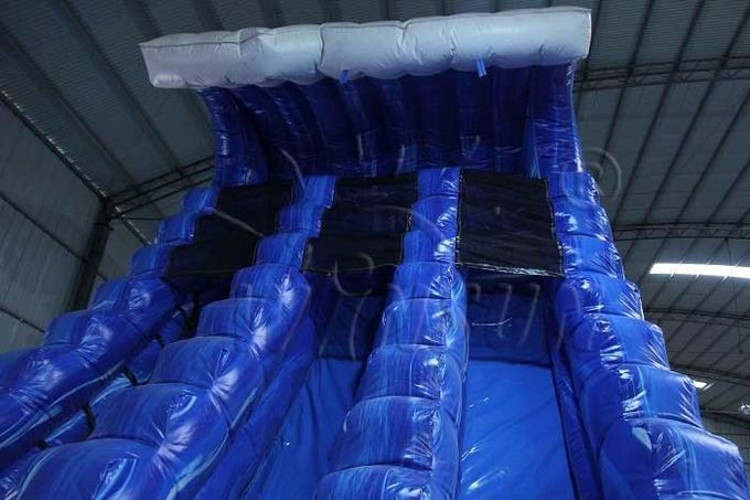 Toboganes acuáticos inflables comerciales largos, tobogán acuático azul del carril del doble del agolpamiento
