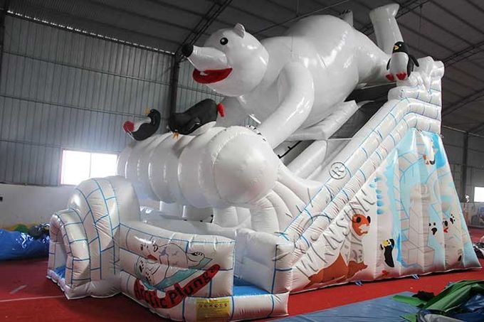 Material estándar del PVC del CE inflable grande temático de la diapositiva del oso polar hecho