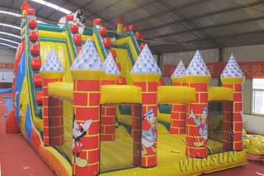 China Diapositiva inflable gigante con la gorila para los niños/los adultos el 10x6x6m fábrica