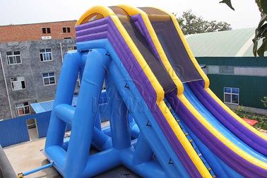 China PVC inflable gigante de los juegos/del tobogán acuático 0.9m m de los deportes del retroceso de descenso hecho fábrica