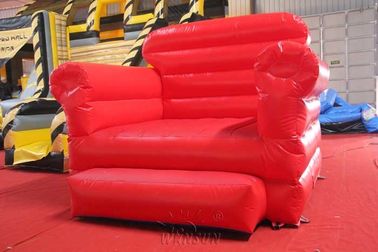 Lona resistente modelo inflable del PVC de agua del sofá rojo hecha