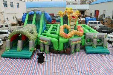 China Tema animal de la exploración de los deportes del bosque inflable seguro de los juegos para el patio al aire libre fábrica