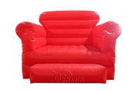 Lona resistente modelo inflable del PVC de agua del sofá rojo hecha proveedor